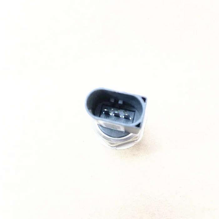For Porsche Cayenne 3.0 fuel rail pressure sensor For Audi adjustment For volkswagen 3.0 4.2 TDI