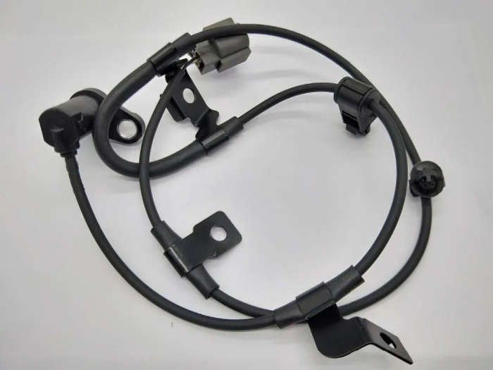 Auto ABS Wheel Speed Sensor ABS Sensor For Mitsubishi L200 2006 - 2011 07 08 MN102577