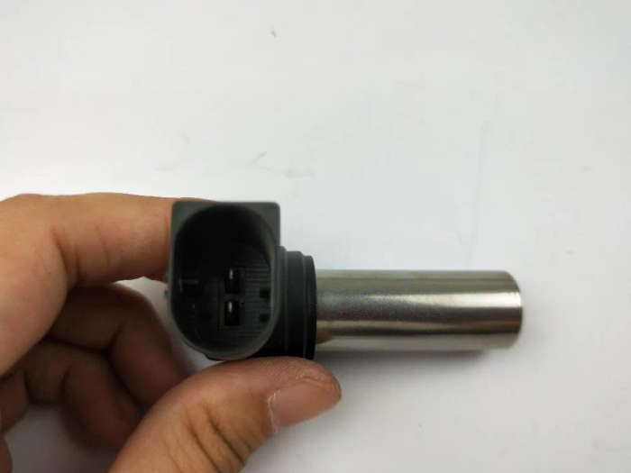 Crankshaft position sensor For MERCEDES BENZ ACTROS ATEGO AXOR CITARO LK/LN2