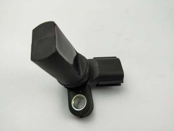 Camshaft Crankshaft Position Sensor CPS FOR Nissan