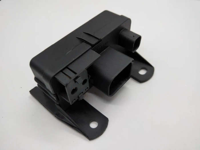 6 Pin Glow Plug Relay Control Module For Mercedes Benz W202 W203 S202 S203 W210 W211 S210 W163 W220
