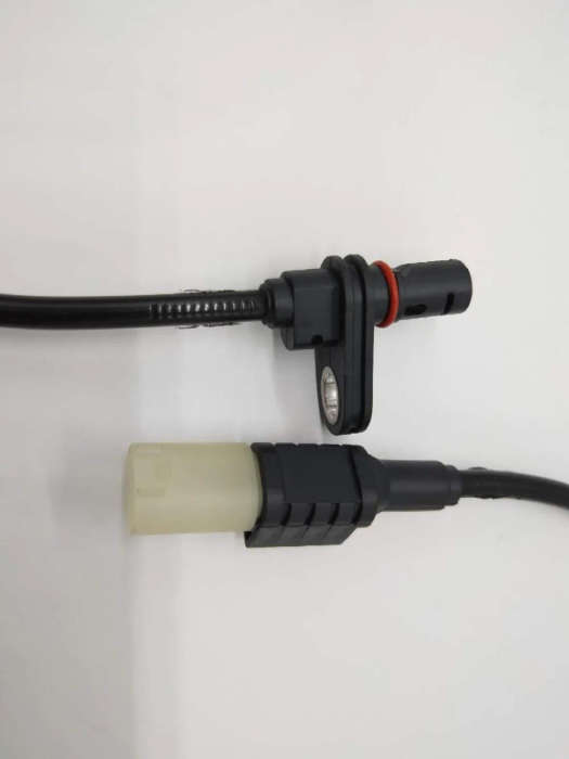 Right ABS Sensor for Mercedes-Benz W906 Sprinter w906 VW Crafter A9065404217