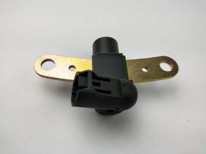 Camshaft Position Sensor For Renault Suzuki Nissan