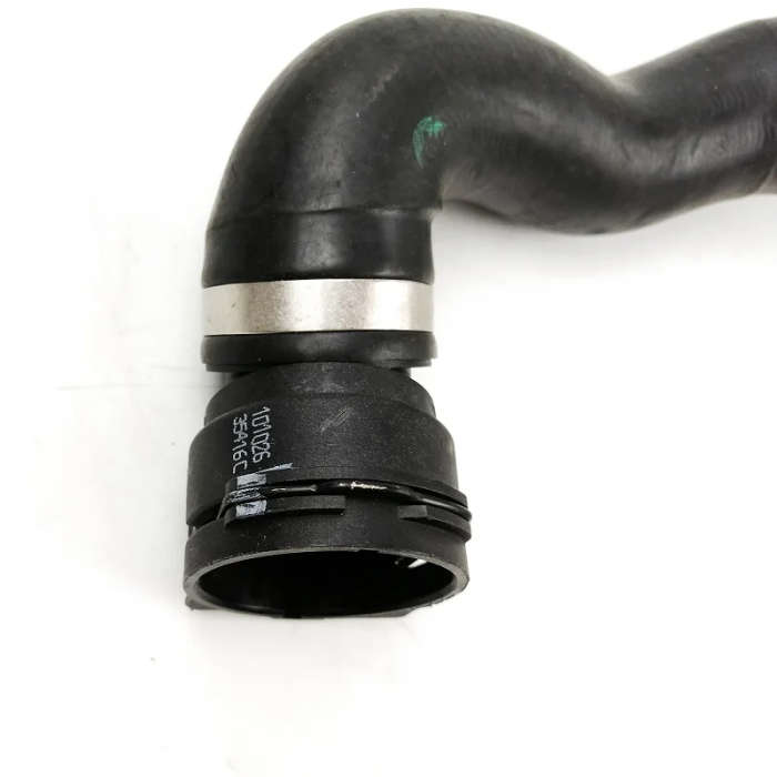 Rubber Lower Thermostat Hose Water Tank Coolant Water Hose For BMW X5 F15 X6 F16
