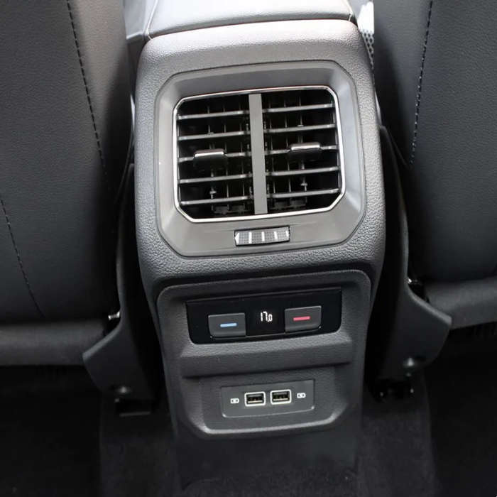 Car Rear Air Conditioning Outlet A/C Vent For VW Tiguan 2 MK2 2017 2018 2019 2020