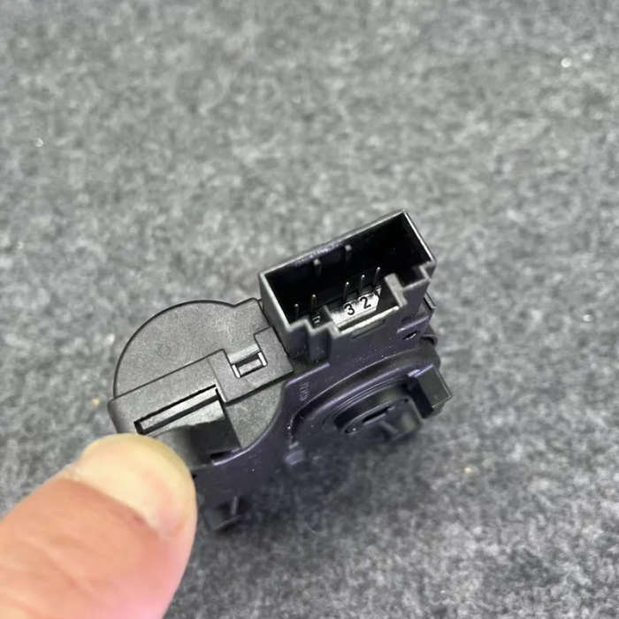 Servo motor for temperature regulating motor is suitable for Tiguan Golf T-Roc Lamando CC A3