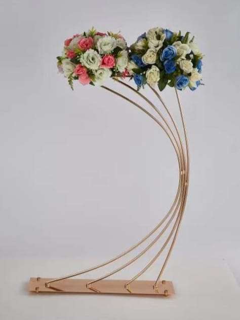 Large Golden Centrepiece|Stand