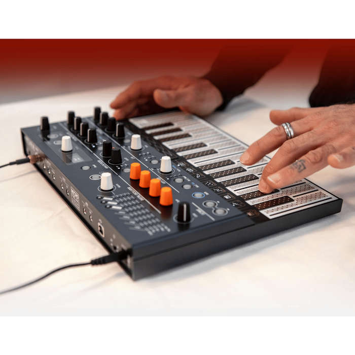 Arturia MicroFreak Hybrid Synthesizer