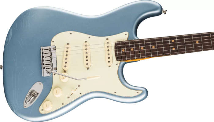 Fender American Ultra Luxe Vintage '60s Stratocaster®, Rosewood Fingerboard, Ice Blue Metallic