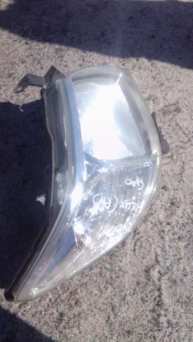 2012 Toyota Hilux Right Headlight -