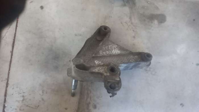 2006 Renault Scenic mounting