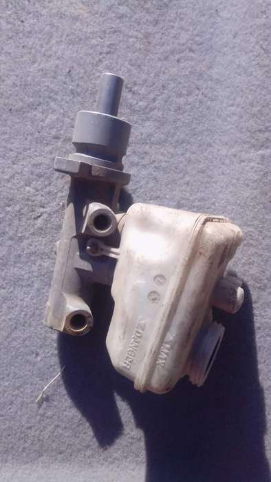 Peugeot 406 Brake Master Cylinder - Used