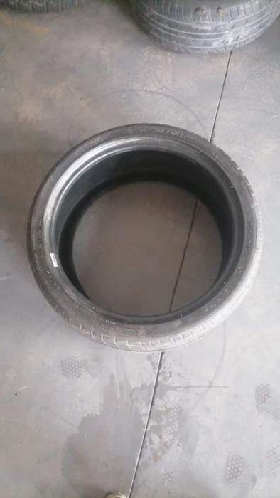 Tyre 225/35/19