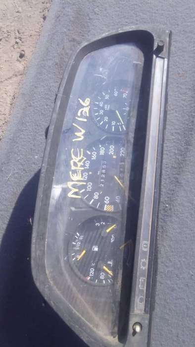 Mercedes Benz W126 Cluster - Used