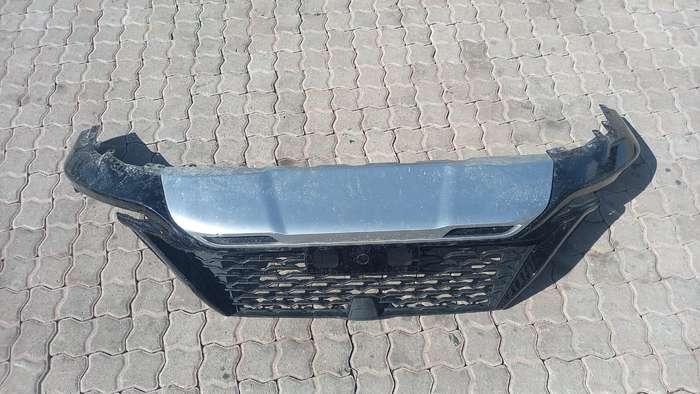 2024 Toyota Hilux Front Bumper Grill