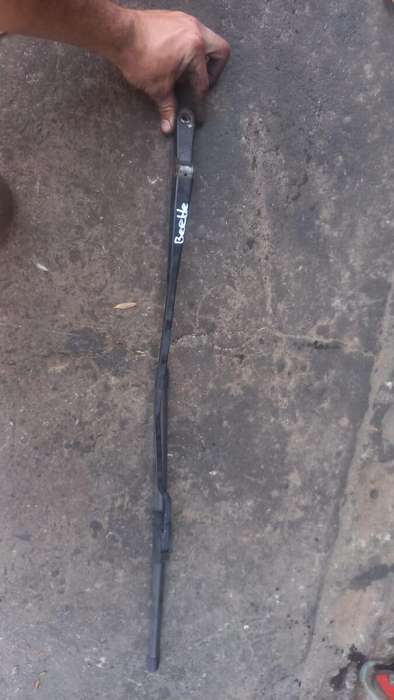 2010 Vw Beetle wiper arm