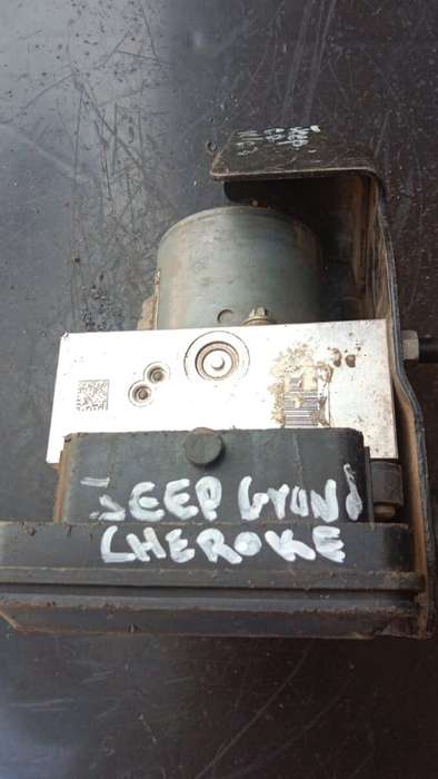 2004 Jeep Grand Cherokee ABS Pump -