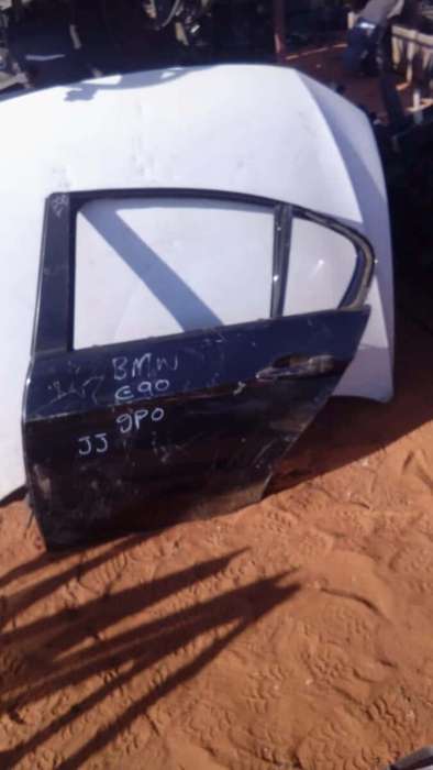 2005 Bmw E90 Left Rear Door Shell -