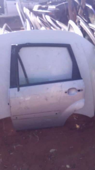 2005 Ford Fiesta Left Rear Door Shell -