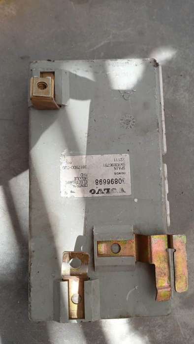 Volvo V40 S40 BCM 30896698