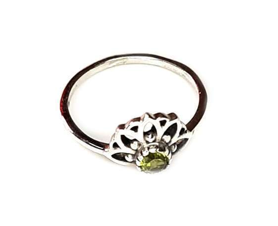 Peridot ring in 925 silver, round, 17mm ID