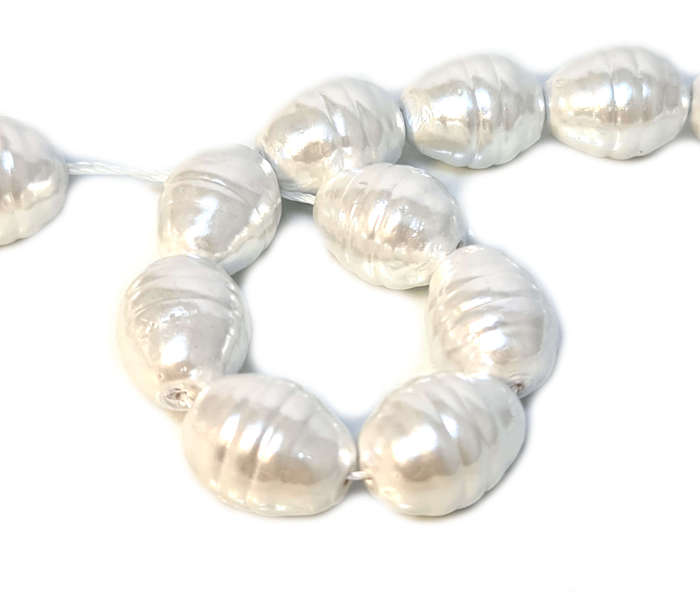 Shell pearl string, ringed baroque - cream, 13x16mm, 40cm