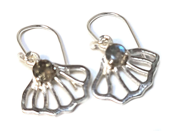 Clam earrings in 925 silver, Labradorite, 25mm incl. hook