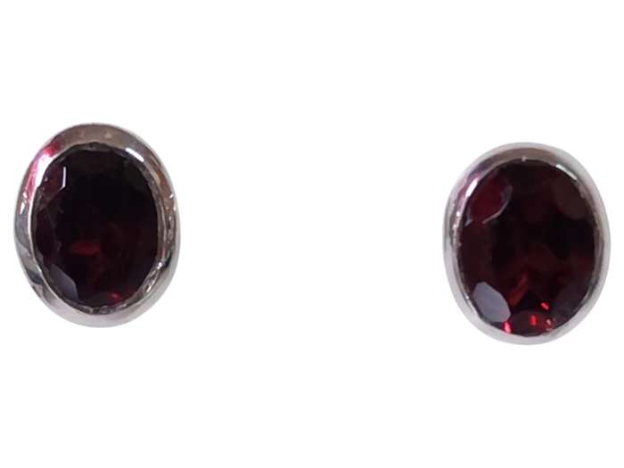 Garnet gemstone, 925 stud earrings with Oval cut, 0.5 x 0.8cm