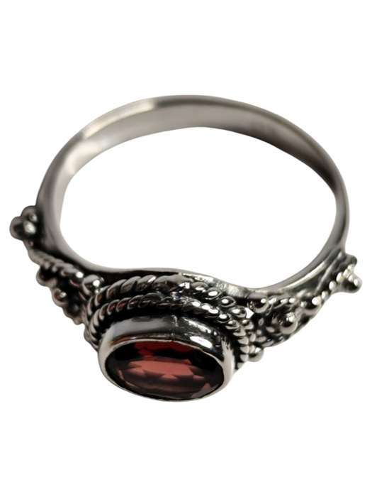 Garnet ring in 925 silver, Oval cut, size 8