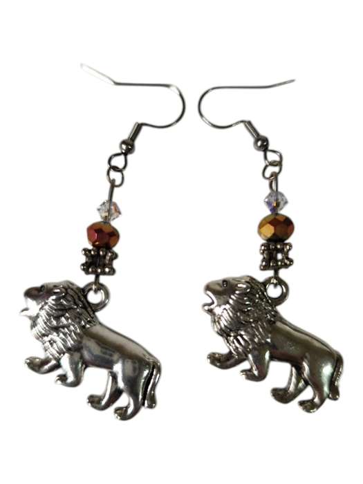 Pair of Lion of the prowl earrings, 5.6cm incl. hook