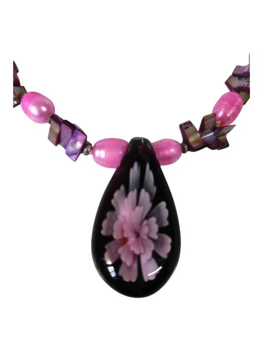 Pink color freshwater ringed pearl necklace with magenta shell spacer beads with floral glass pen...