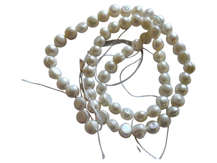 Freshwater ringed Flat back pearl string, Cream, 36.3cm length of strand, 5-5.8mm diameter
