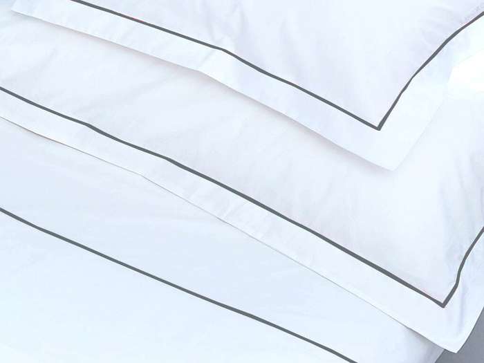 Rey's Fine Linen - Egyptian Collection - Oxford Satin Stitch Pillow Cover Set