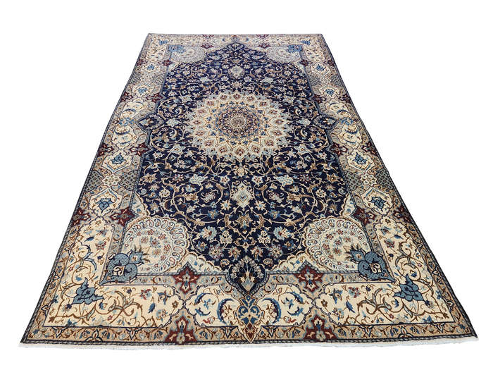 Top Quality Second Hand Persian Nain Carpet 318 x 207 CM