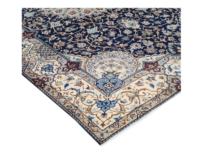 Top Quality Second Hand Persian Nain Carpet 318 x 207 CM