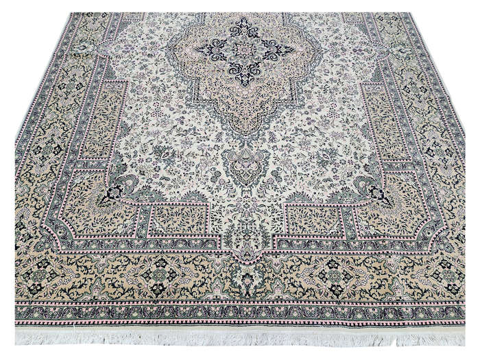 Stunning Persian Kashan Carpet - 400 x 300 CM