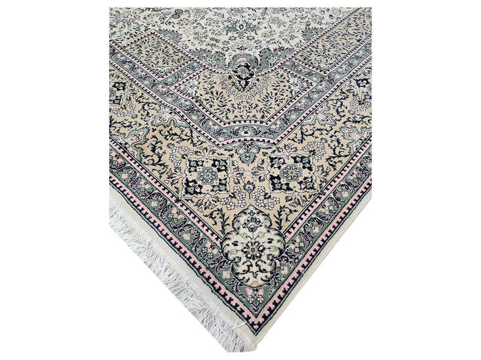 Stunning Persian Kashan Carpet - 400 x 300 CM