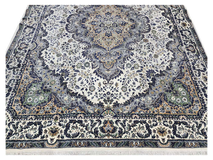 Fine Persian Kashan Carpet - 400 x 300 CM