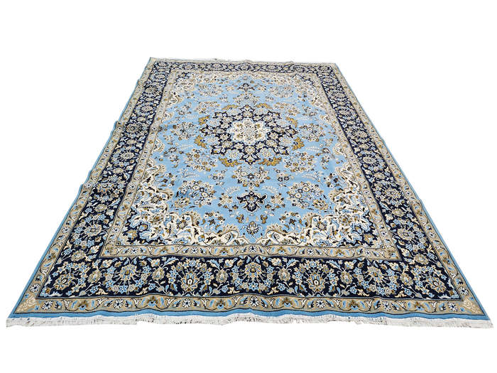 Stunning Persian Kashan Carpet - 400 x 300 CM