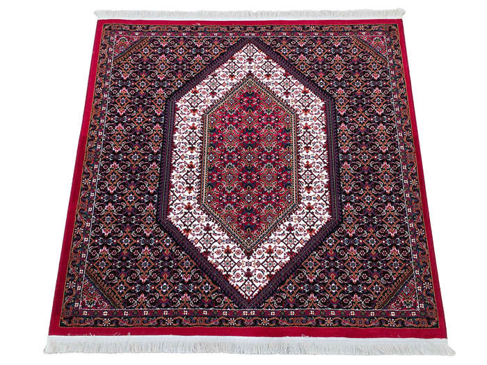 Red Square Machine Made Carpet - 150 x 150 CM