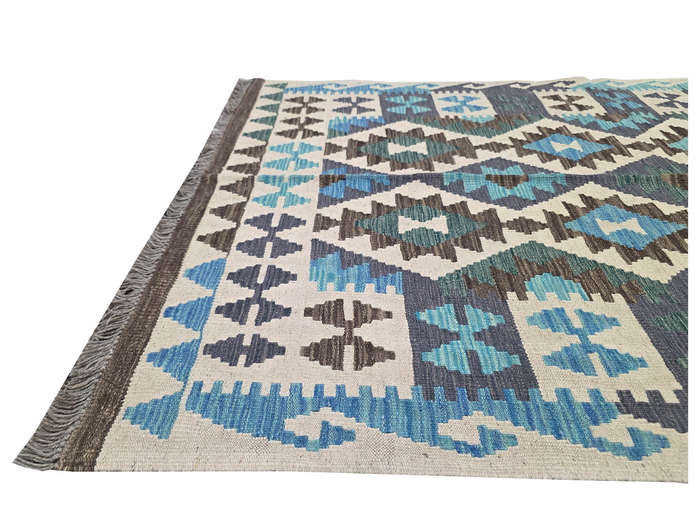Stunning Afghan Handwoven Kilim 179 x 124 CM