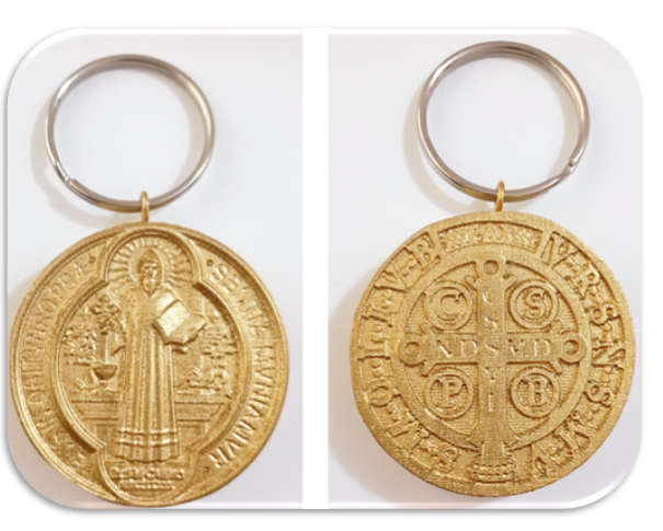 St Benedict Key ring in gold