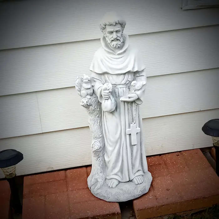 79cm St Francis of Assisi Feeding the Squirrel - Indoors or Outdoors