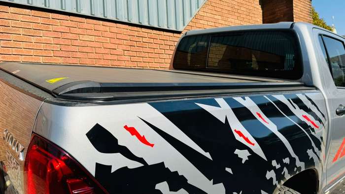 AR-Line electric roller shutter for hilux