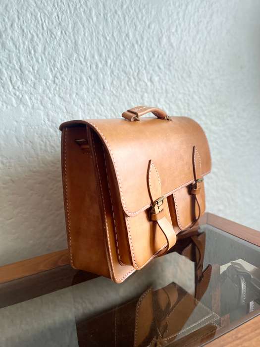 Mambo day-twist 16" Large - 2 front pockets (II) ( red - in stock)