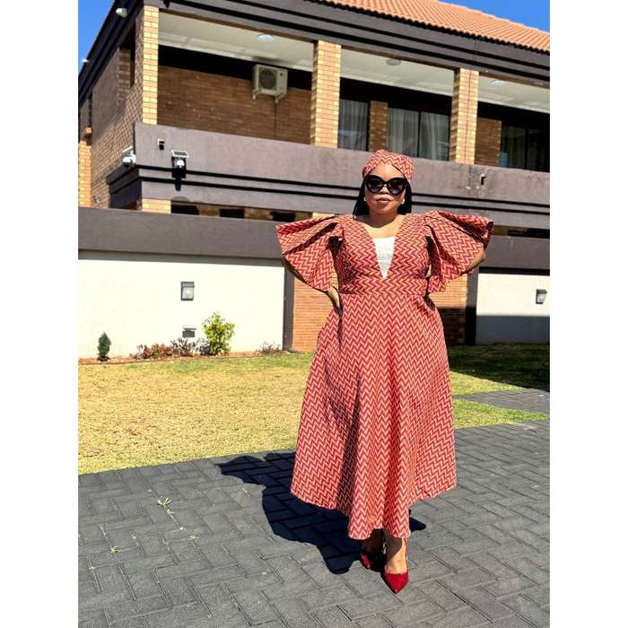 Plus Size Short Sleeve V-Neck  Ankara Midi Dress