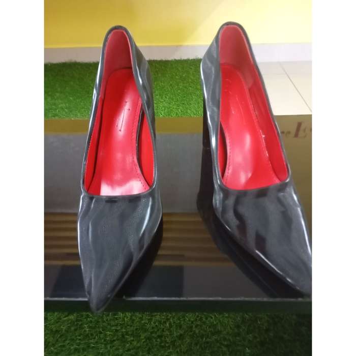 Red bottom stiletto Heel Pumps
