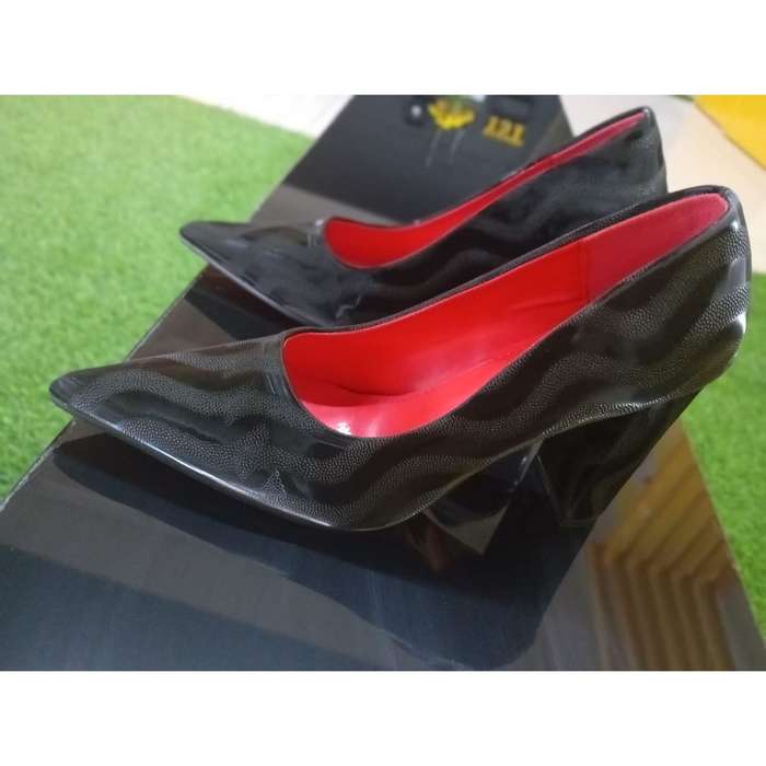 Red bottom stiletto Heel Pumps