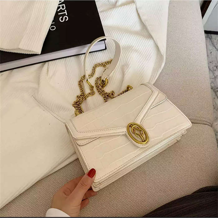 Crocodile Pattern Chain Crossbody Bag
