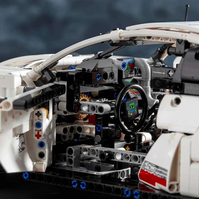 LEGO 42096 Technic Porsche 911 RSR - Damaged Box